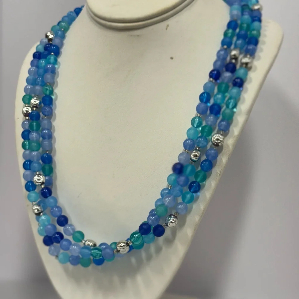 Elegant Blue Beaded Necklace